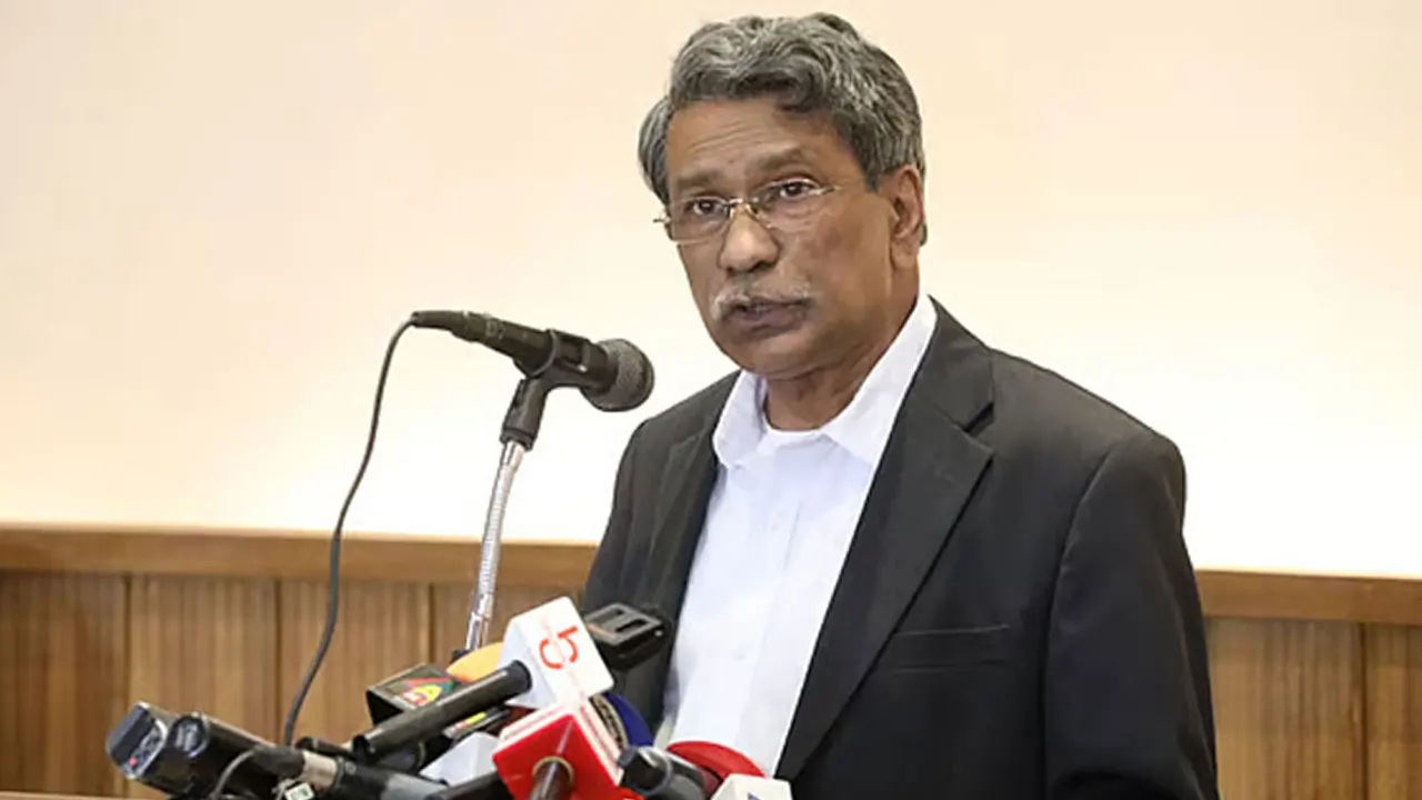 কমিশন কিছুই চাপিয়ে দিচ্ছে না : আলী রীয়াজ